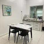 Cozyhaus Ipoh 9-10Pax Wifi, Tvbox, Youtube